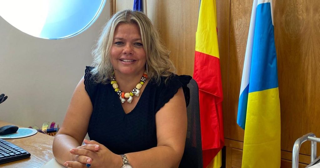 Carmen Linares: “No podemos seguir tratando la salud psicológica como si fuera distinta de la salud”