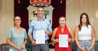 El Cabildo de Fuerteventura y el Ayuntamiento de La Oliva firman el convenio para dinamizar el sector comercial del municipio