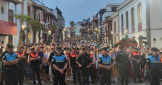 Teror recibió a miles de peregrinos en una noche del Pino sin incidencias destacadas