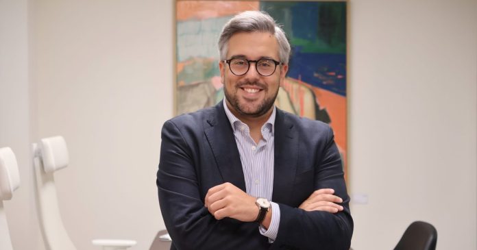 Eliezer Santana: “Una buena regulación no limita la actividad de influencia, la ordena”