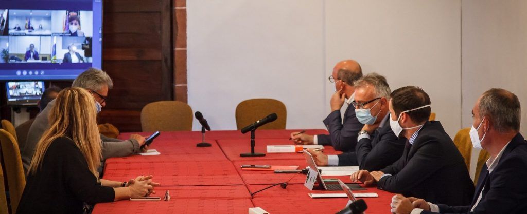 Torres recalca que la reconstrucción “segura” de La Palma ya se ha iniciado