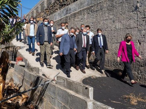 Torres apuesta por la recuperación de las fincas e infraestructuras agrarias destruidas por el volcán en La Palma