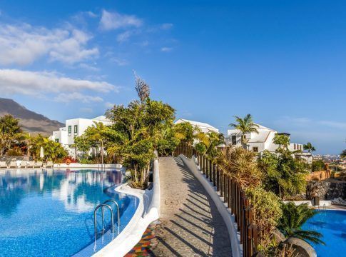 La previsión de ocupación hotelera para los dos primeros meses de 2022 en Tenerife cae al 61% y al 54% en un difícil arranque de año