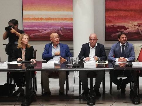 Las patronales urgen al Estado a que permita al sector turístico modificar la base imponible del IGIC de las facturas incobradas de Thomas Cook