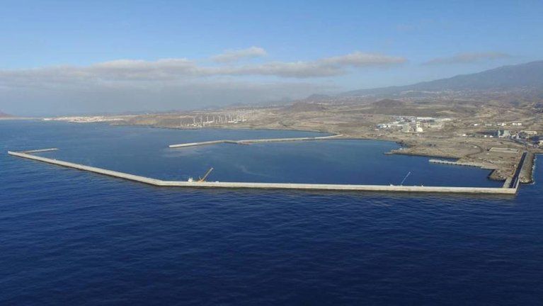 FEPECO reitera la urgencia en la construcción de la regasificadora en Tenerife