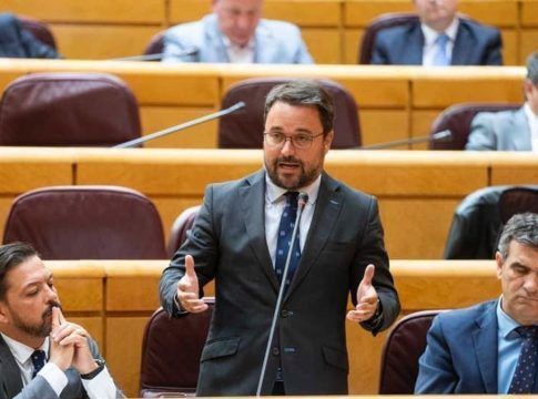 El senador del PP Asier Antona solicita que se traten las migraciones hacia Canarias en la Conferencia de Presidentes que se celebrará en La Palma