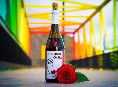 Naviera Armas Trasmediterránea promociona los vinos canarios de Bodegas 35
