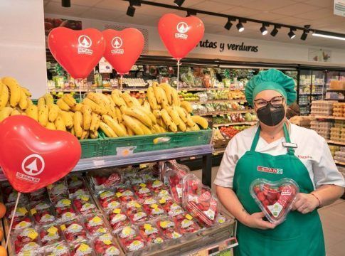 SPAR Gran Canaria promueve el consumo de la fresa de Valsequillo