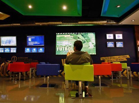 El CES reclama una política integral para las actividades de juegos y apuestas en Canarias
