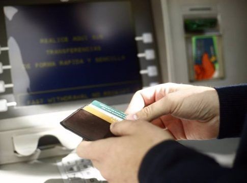 El Parlamento pide investigar la calidad bancaria y el respeto a los consumidores