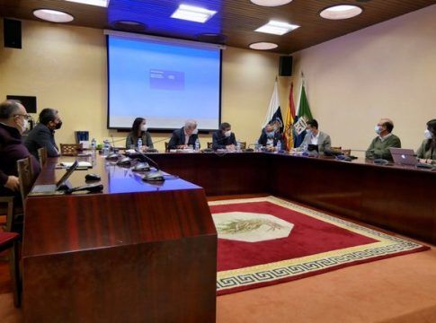 El Gobierno propone aglutinar la actividad industrial herreña en las áreas de mayor proyección económica