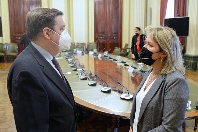 El Gobierno canario respalda las ayudas al sector pesquero para hacer frente al encarecimiento del gasóleo
