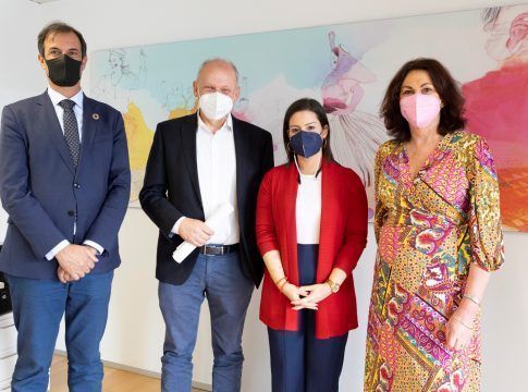 TUI confirma a Turismo las buenas expectativas de cara al verano con estancias más amplias y un mayor gasto
