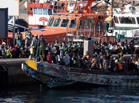CEAR tacha de «errónea y fallida» la política migratoria en Canarias