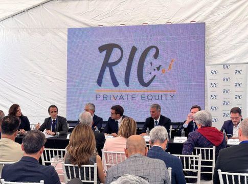 Expertos explican las ventajas de crear una SOCIMI hotelera liderada por canarios