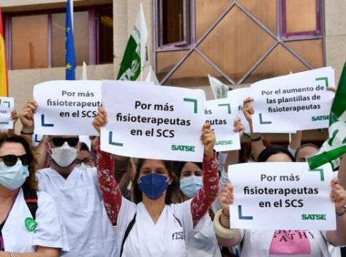 Enfermería pide mejores ratios y el reconocimiento de especialidades