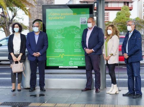 Metrotenerife impulsa en las paradas del tranvía la campaña de AECC ‘¿Cómo podemos ayudarte?’