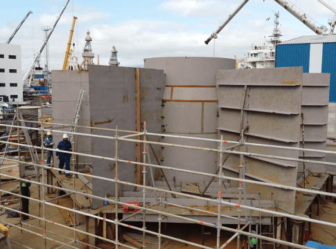 Tenerife Shipyards ejecuta el proyecto de fabricación de la primera boya de amarre de carga del mundo y presenta su división de fabricación de renovables en la feria WindEurope