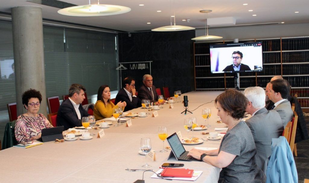 Yaiza Castilla acuerda con las cámaras de comercio su colaboración en la canalización de nuevas ayudas a las pymes del sector