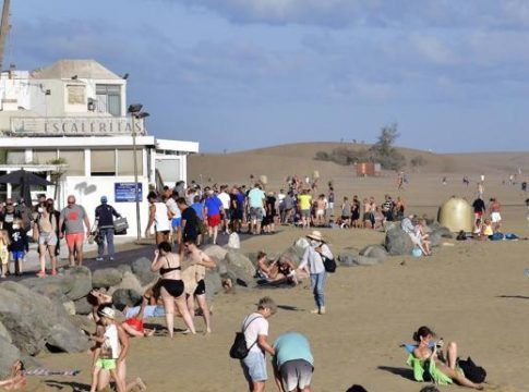 Gran Canaria recibió 325.288 turistas en marzo, mejor mes desde la pandemia