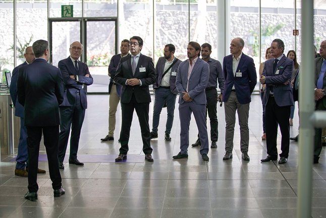 Cabildo y Aena acuerdan el nuevo proyecto para el aeropuerto Tenerife Sur