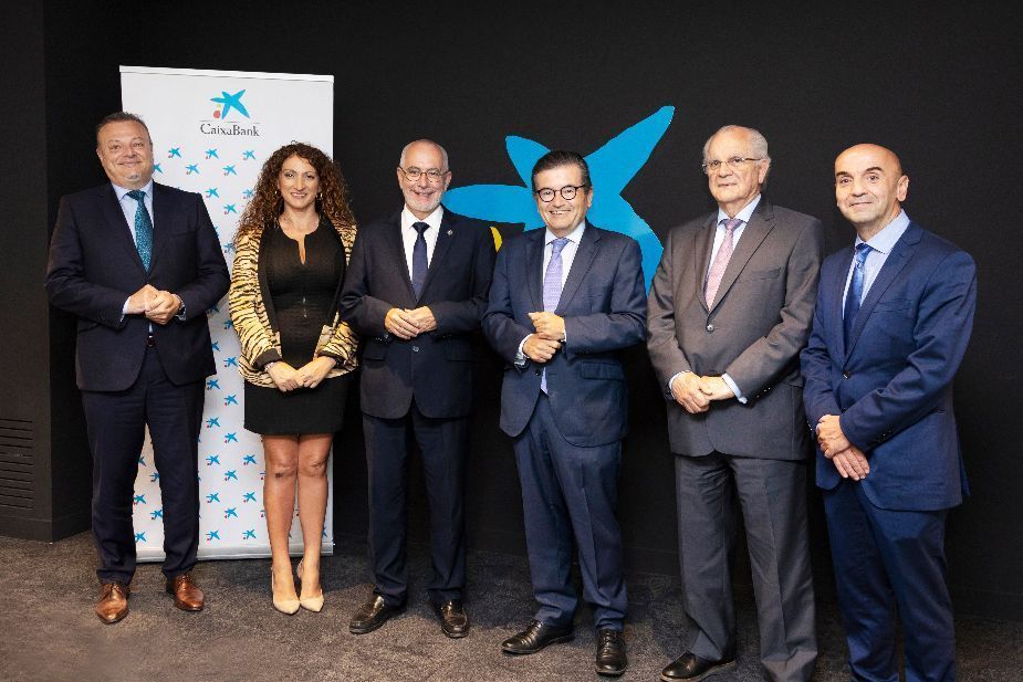 CaixaBank y Fepeco renuevan su acuerdo para apoyar al sector de la construcción en la provincia tinerfeña