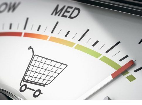 El índice general de precios frena su escalada, pero el máximo histórico de la inflación subyacente pone en jaque a la economía de las islas