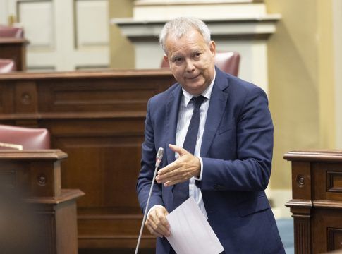 Franquis:“El Convenio firmado por el anterior Gobierno hipoteca a Canarias a asumir más de 4.000 millones de euros”