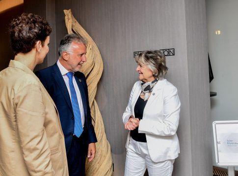 Ferreira comparte con Torres que los vuelos interinsulares queden exentos del impuesto al combustible