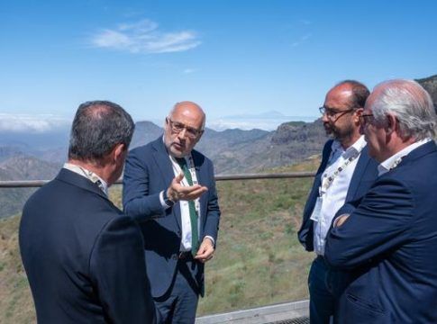 Morales aboga por un modelo integral de turismo sostenible para La Cumbre