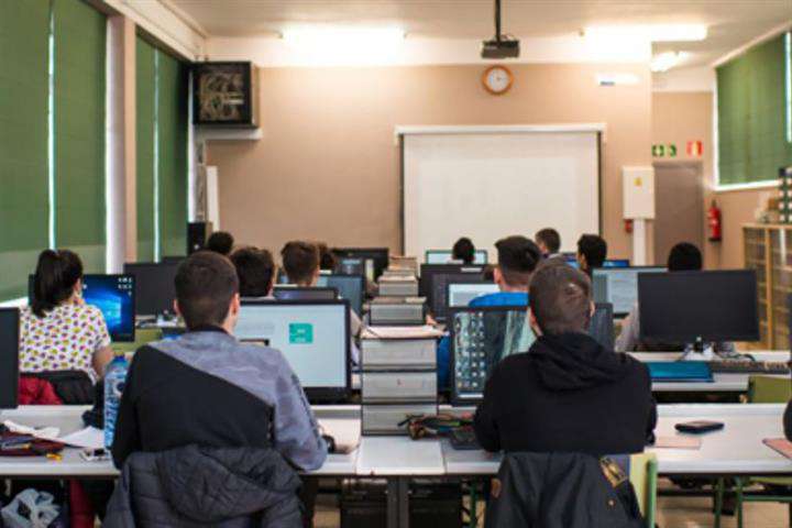 Fundación Cepsa lanza la II edición de su programa de becas para estudiantes de FP