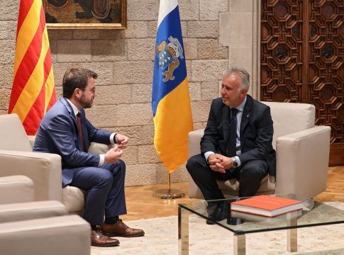 Torres agradece a Cataluña su colaboración en la acogida de menores migrantes en la reunión mantenida con Aragonès