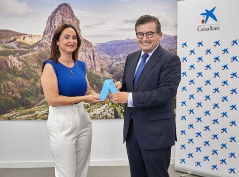 La empresaria Cristina Mendoza gana la fase territorial del “Premio A Mujer Profesional Autónoma” en Canarias