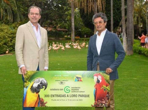  Loro Parque llega a un acuerdo con la Asociación Española Contra el Cáncer