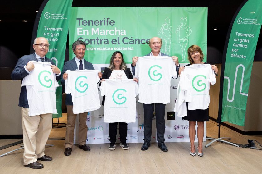La Asociación Española Contra el Cáncer organiza una marcha contra el cáncer en Tenerife
