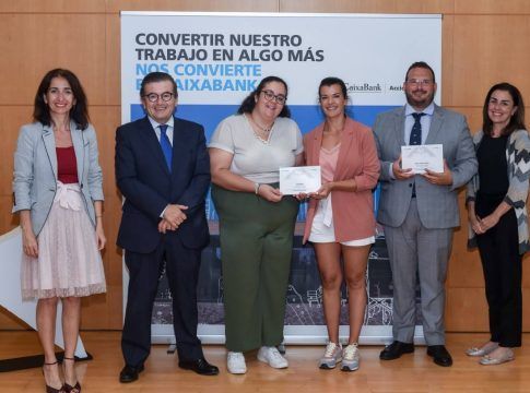 CaixaBank apoya con 15.000 euros a Aspercan gracias a su programa de empleados 'Planta tu proyecto'