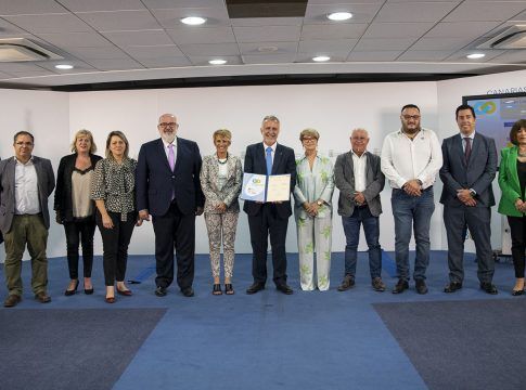 El Gobierno firma con patronales y sindicatos la Estrategia Canaria de Formación Profesional Dual