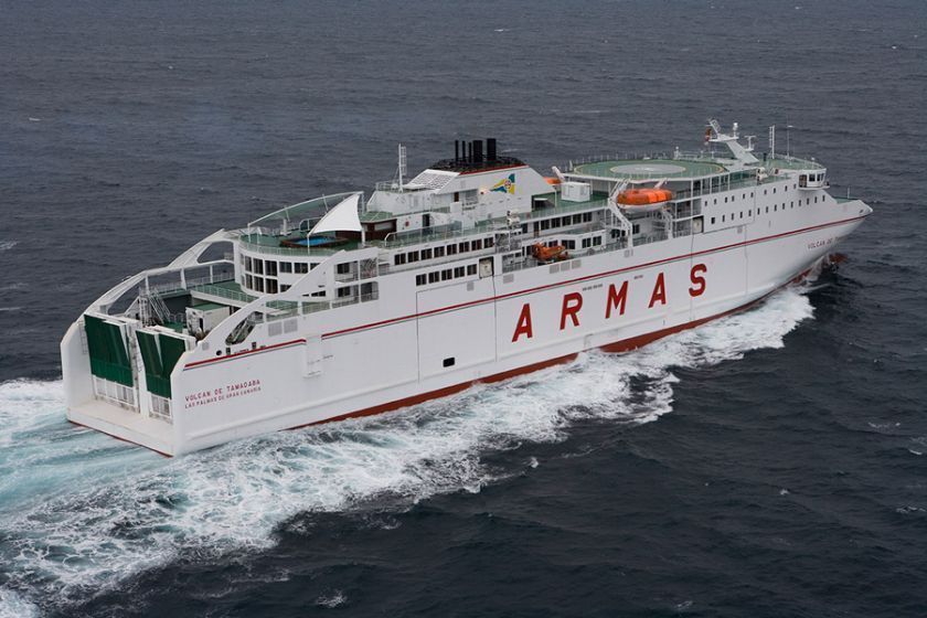 Naviera Armas Trasmediterránea programa 280 viajes semanales para la OPE 2022