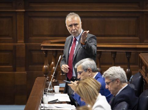 La Eurocámara prevé aprobar la excepción del transporte marítimo con Canarias en los derechos de emisión