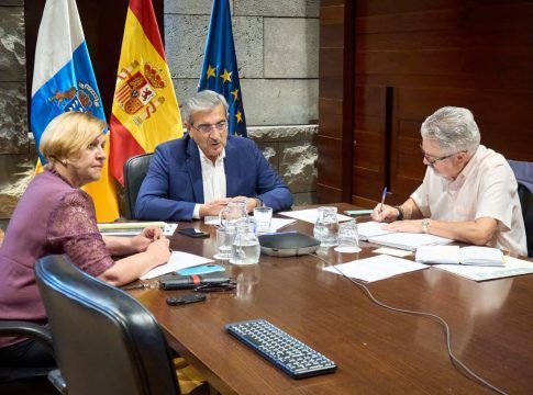 Román Rodríguez constata con las agencias de viajes la recuperación de la industria turística