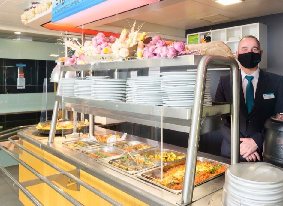 Baleària potencia la gastronomía y la animación a bordo durante el verano