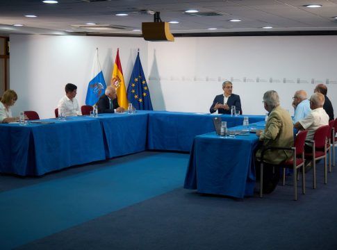 Román Rodríguez abre la puerta a prorrogar la devolución del impuesto del combustible profesional tras 2022