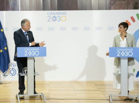 Canarias asume las competencias en Costas a partir del 1 de enero tras el acuerdo sellado hoy con el Estado