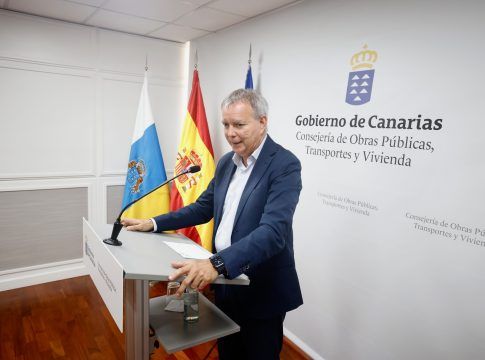 Acordada con los cabildos la distribución de 41 millones de euros de fondos europeos para transporte terrestre