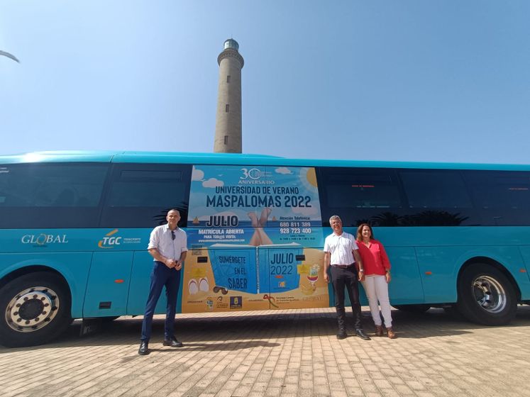 Una guagua de GLOBAL promociona la 30 edición de la Universidad de Verano de Maspalomas