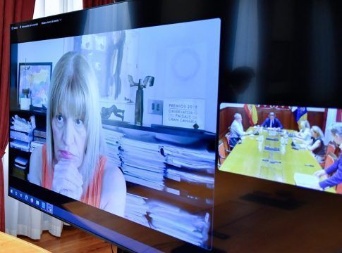 Esther González afirma que “no hay causa de disolución” del grupo parlamentario de Nueva Canarias