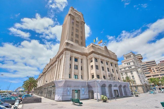 El Cabildo hará fijos a 1.055 empleados de la administración insular