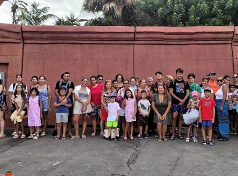 ‘Verano Joven’ traslada a 50 granadilleros a Siam Park