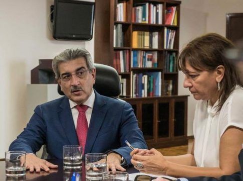 El fin de los tipos negativos a los depósitos bancarios permite a Canarias un ahorro de un millón de euros al año