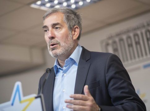 CC considera un “ataque directo a Canarias” la negativa de Sánchez a subvencionar el 100% las guaguas y el tranvía